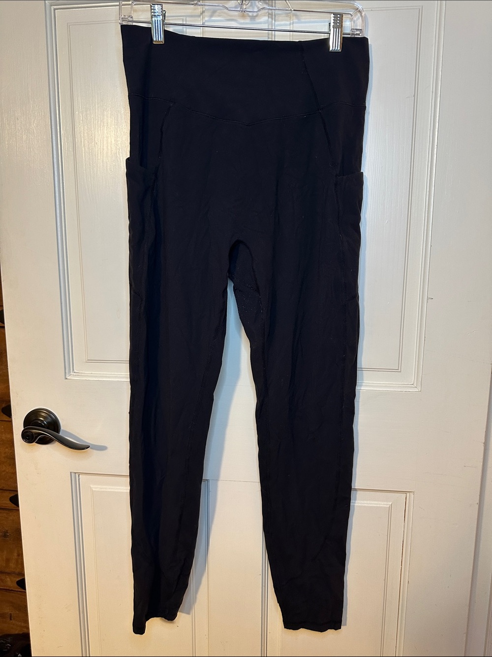 BUFFBUNNY Legacy Black High-Rise Leggings with Side Pockets